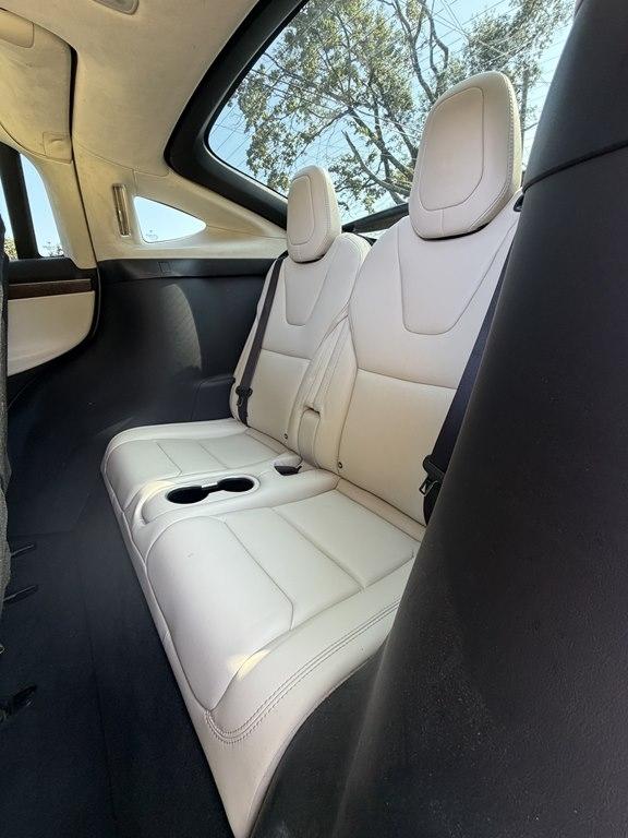 Tesla Model X  2017