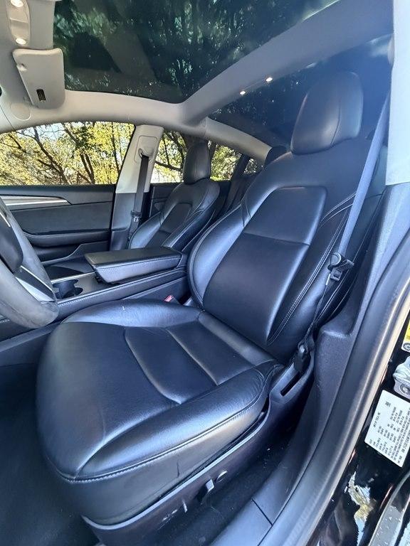 Tesla Model 3  2022