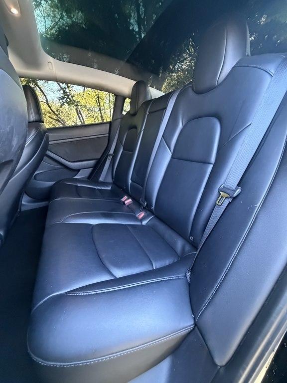 Tesla Model 3  2022