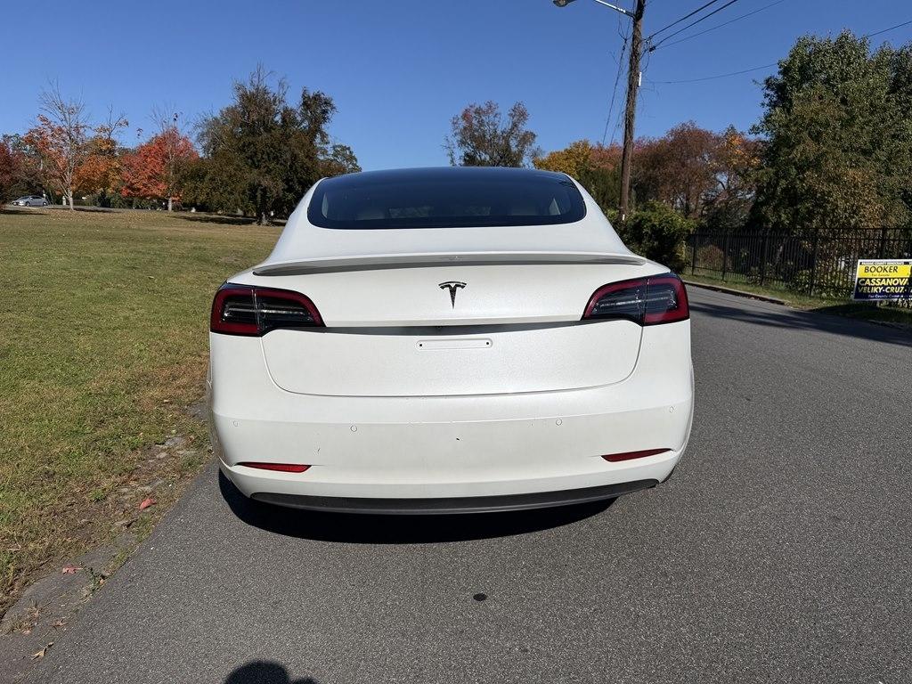 Tesla Model 3  2022