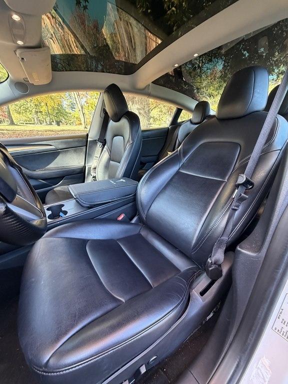Tesla Model 3  2022