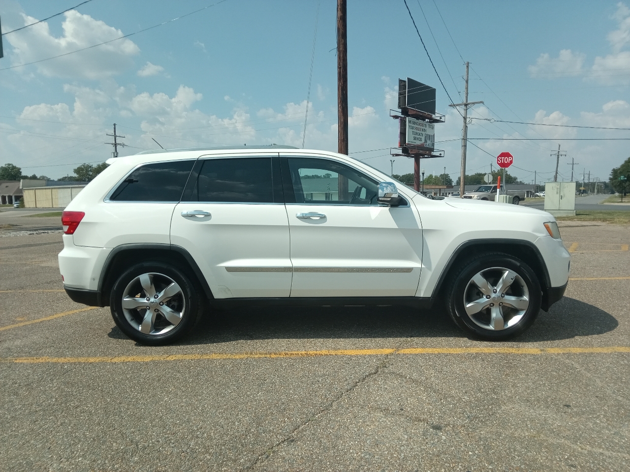 Jeep Grand Cherokee Overland 2WD 2011 Jeep Grand Cherokee Overland 2WD 2011