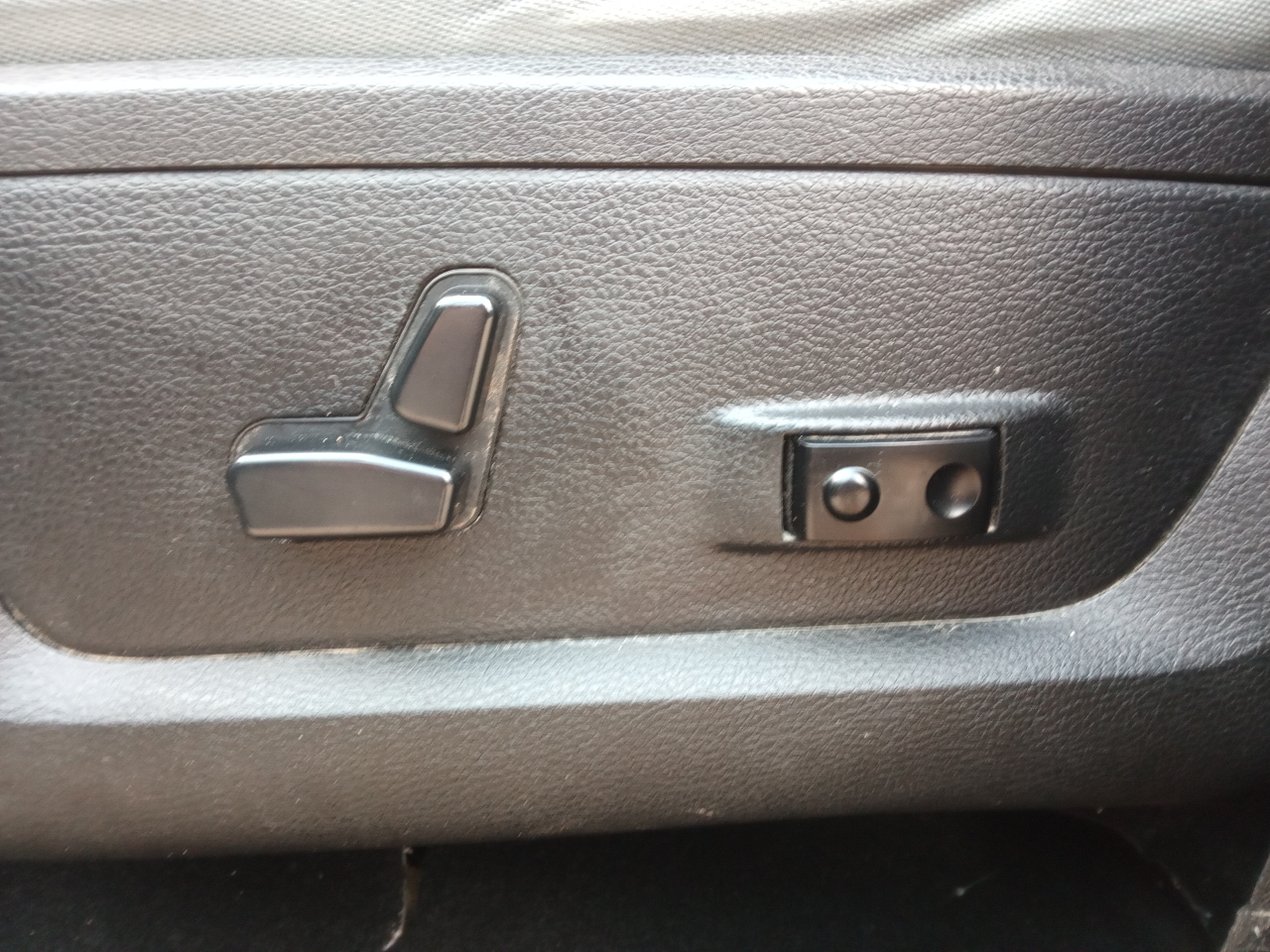 RAM 1500 Classic Big Horn 4x4 Crew Cab 5'7" Box 2019 RAM 1500 Classic Big Horn 4x4 Crew Cab 5'7" Box 2019