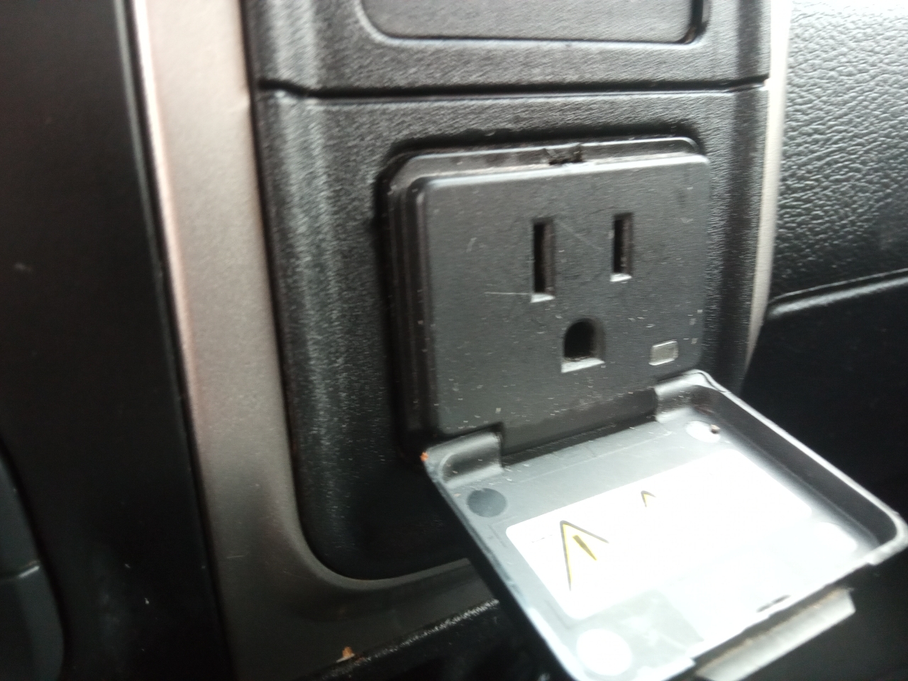 RAM 1500 Classic Big Horn 4x4 Crew Cab 5'7" Box 2019 RAM 1500 Classic Big Horn 4x4 Crew Cab 5'7" Box 2019