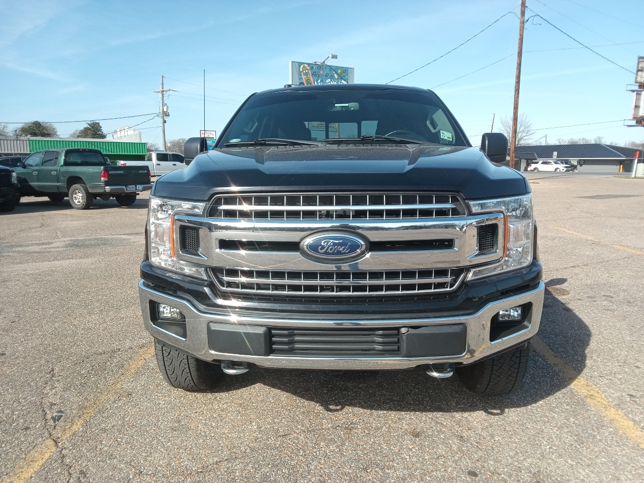Ford F-150 4WD SuperCrew 139" XLT 2018