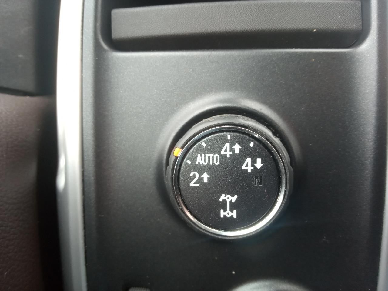 GMC Sierra 1500 4WD Crew Cab 143.5" SLT 2015