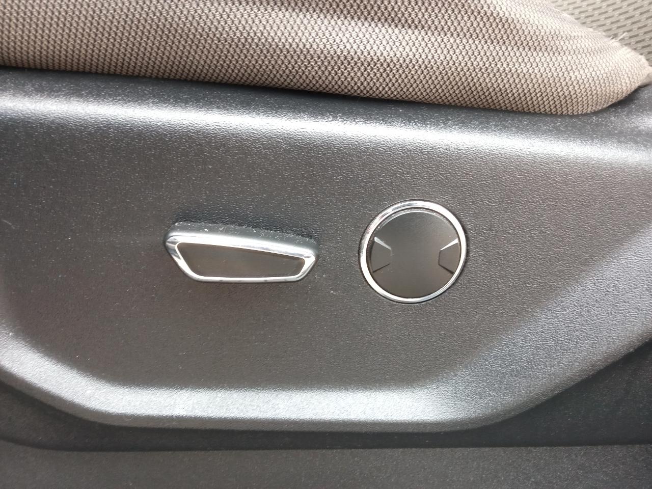 Ford F-150 2WD SuperCrew 139" XLT 2016