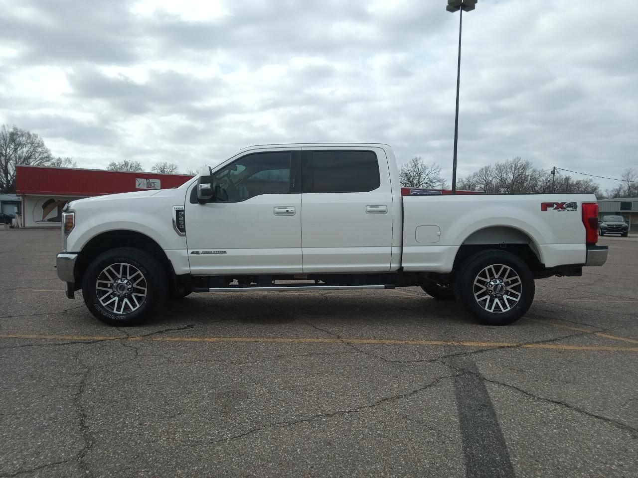 2019 Ford F-250 SD Lariat Crew Cab 4WD
