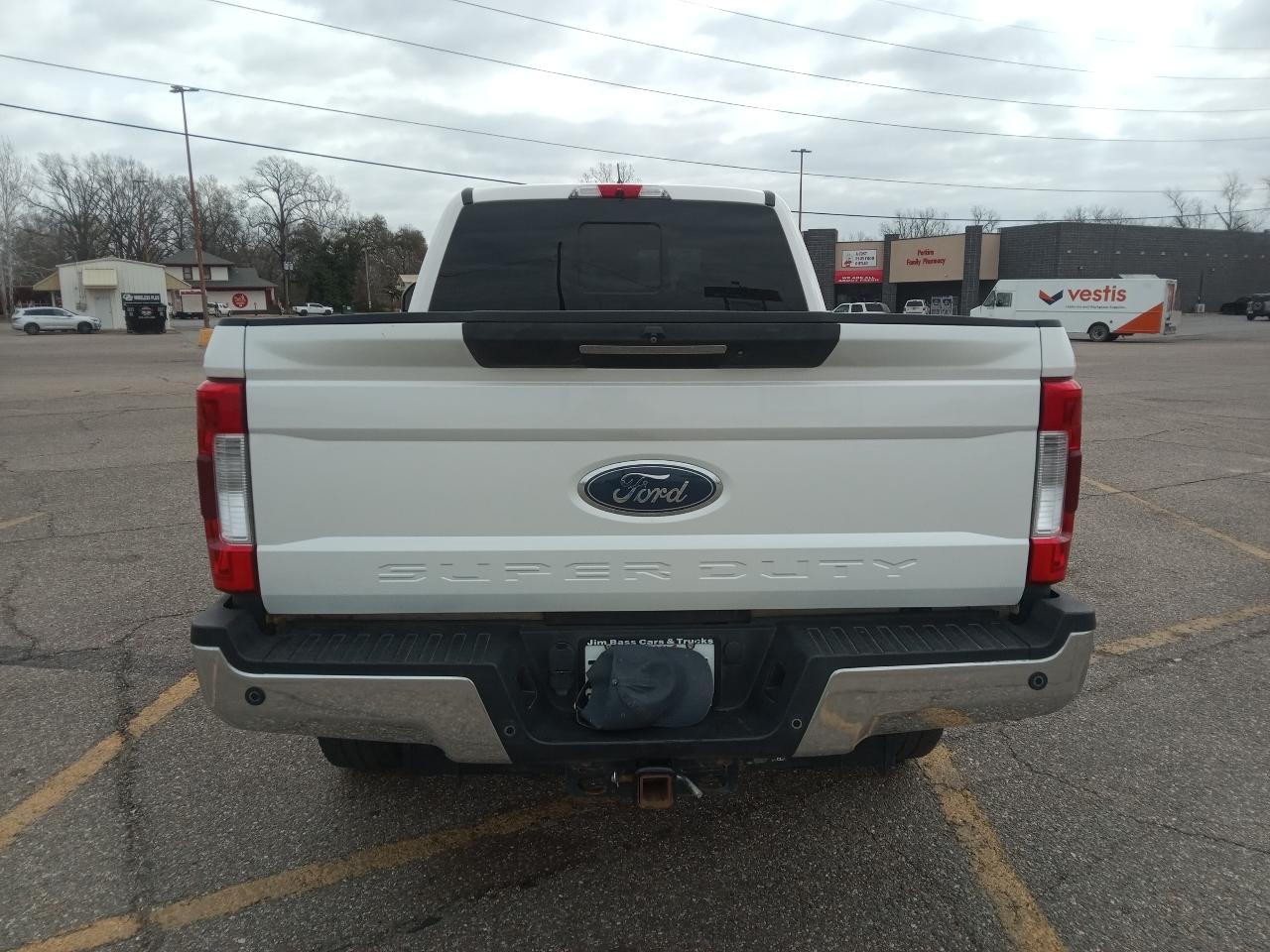 Ford F-250 SD Lariat Crew Cab 4WD 2019