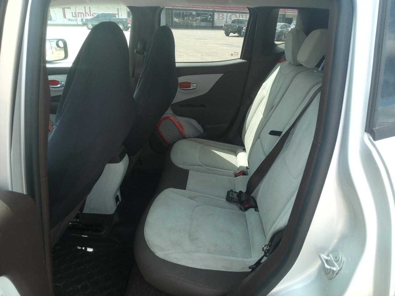 Jeep Renegade Latitude FWD 2016