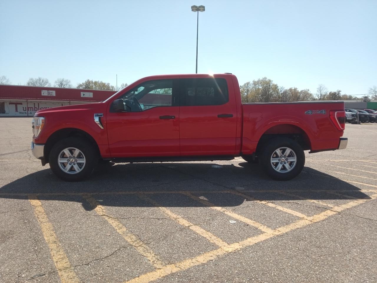 2022 Ford F-150 4WD SuperCrew 139" XLT