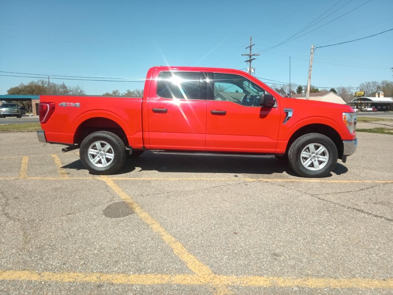 Ford F-150 4WD SuperCrew 139" XLT 2022