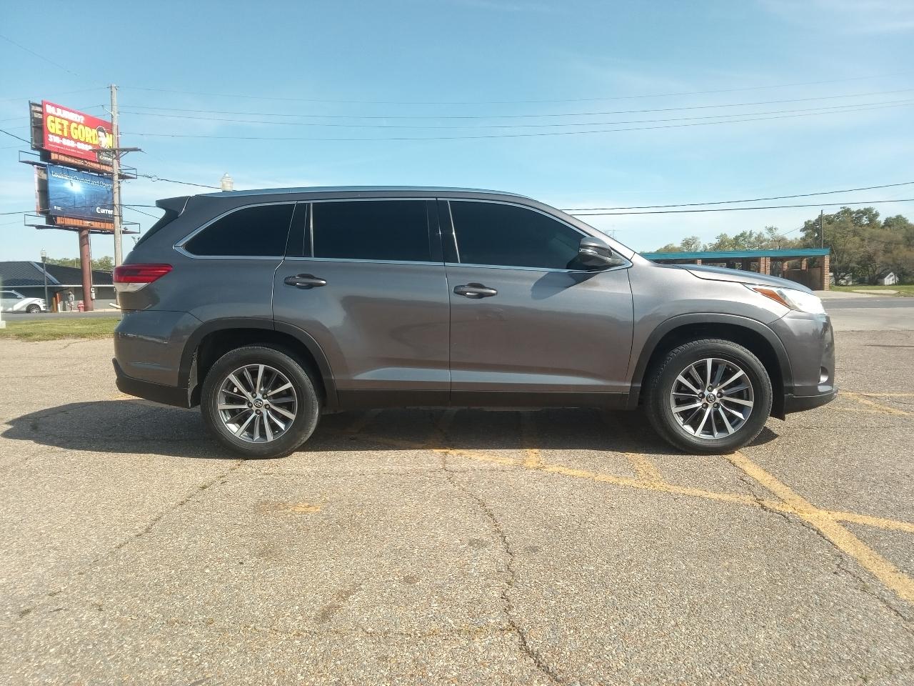 Toyota Highlander SE FWD V6 2019