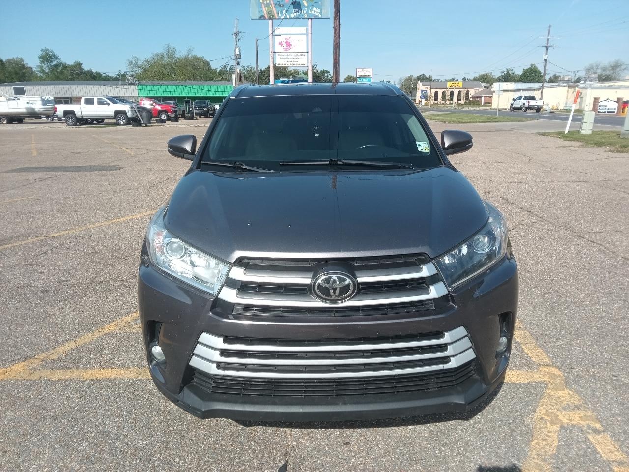 Toyota Highlander SE FWD V6 2019