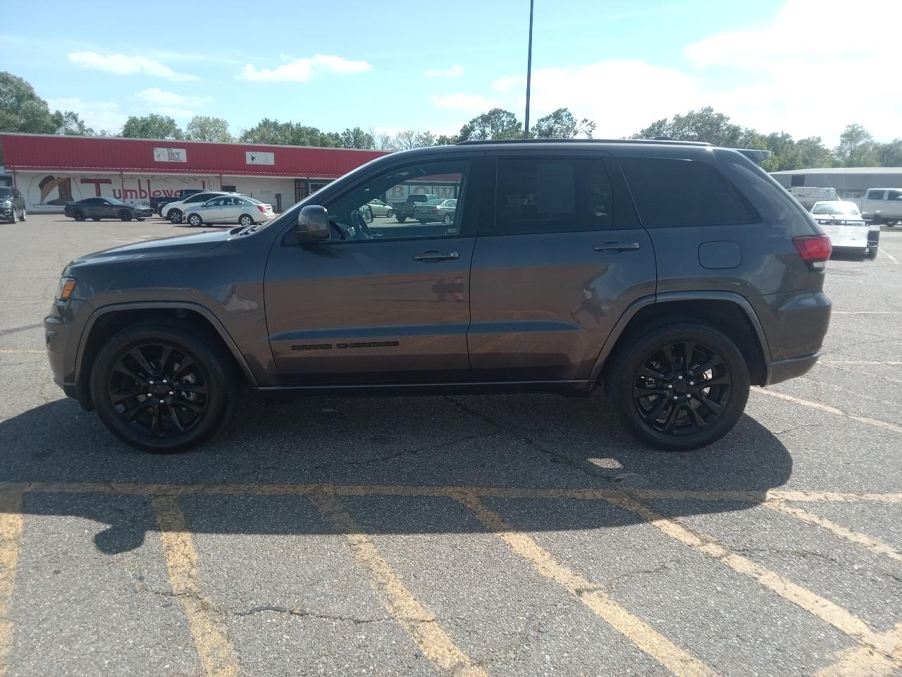 Jeep Grand Cherokee Laredo 2WD 2020