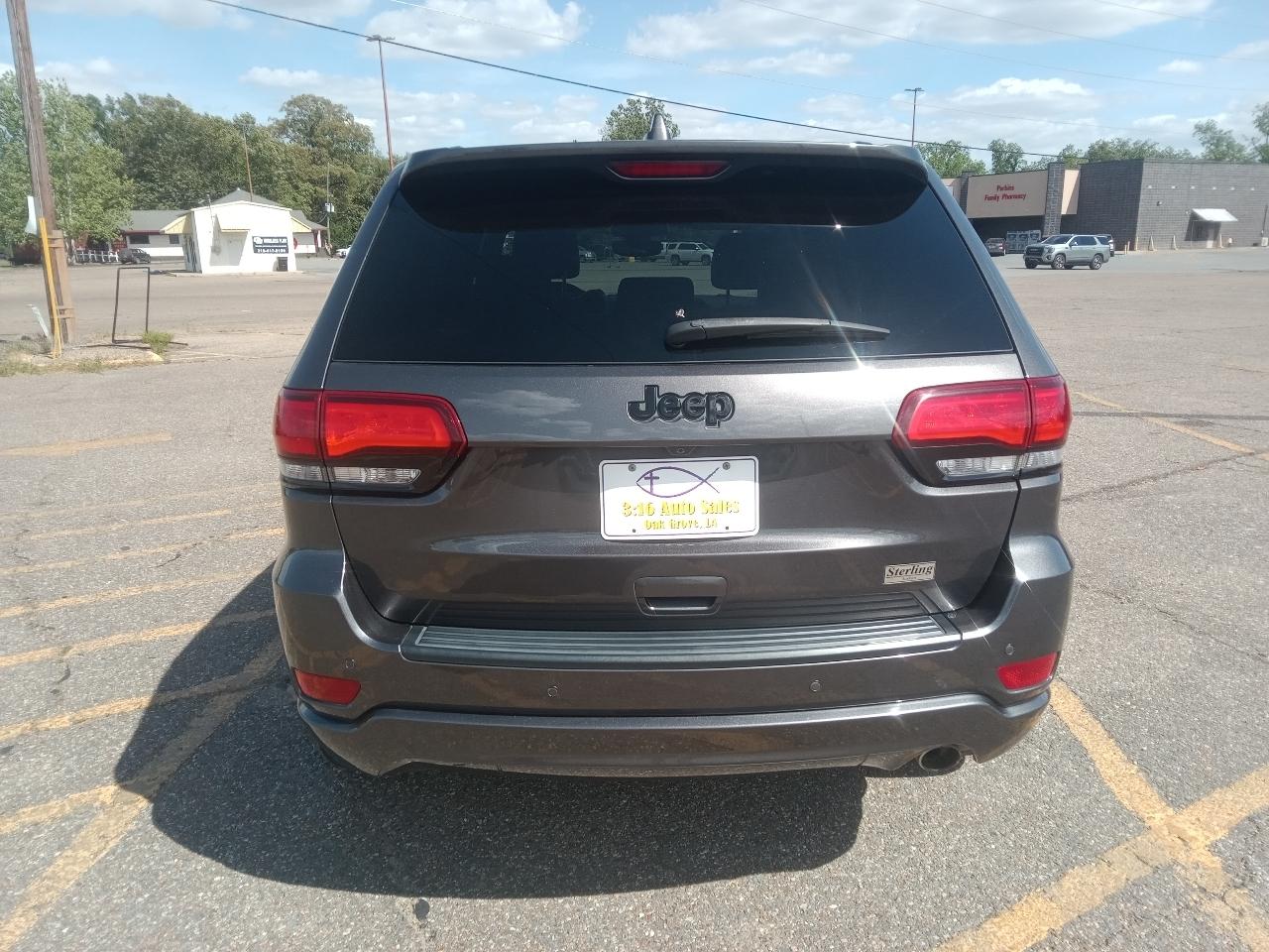 Jeep Grand Cherokee Laredo 2WD 2020