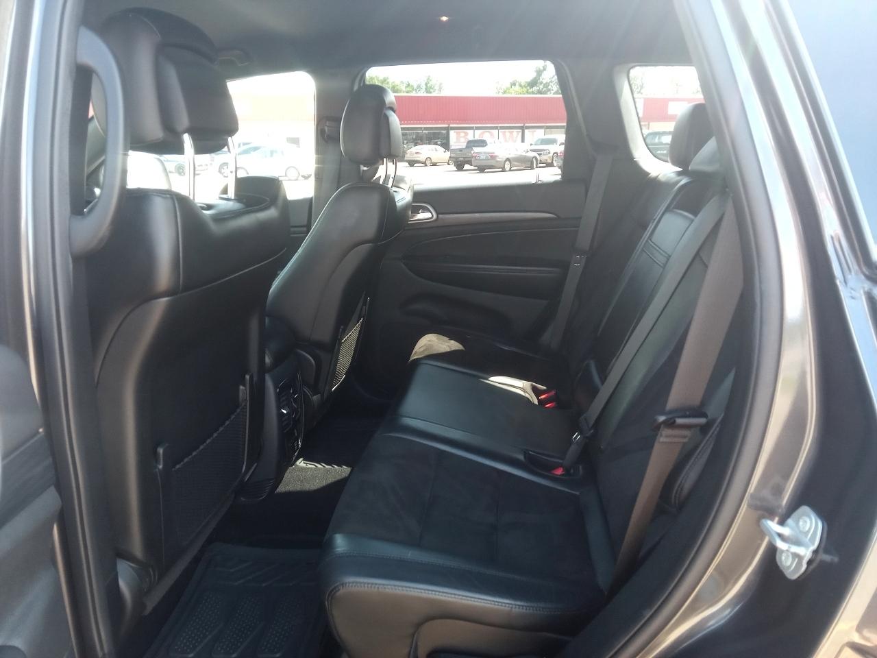 Jeep Grand Cherokee Laredo 2WD 2020