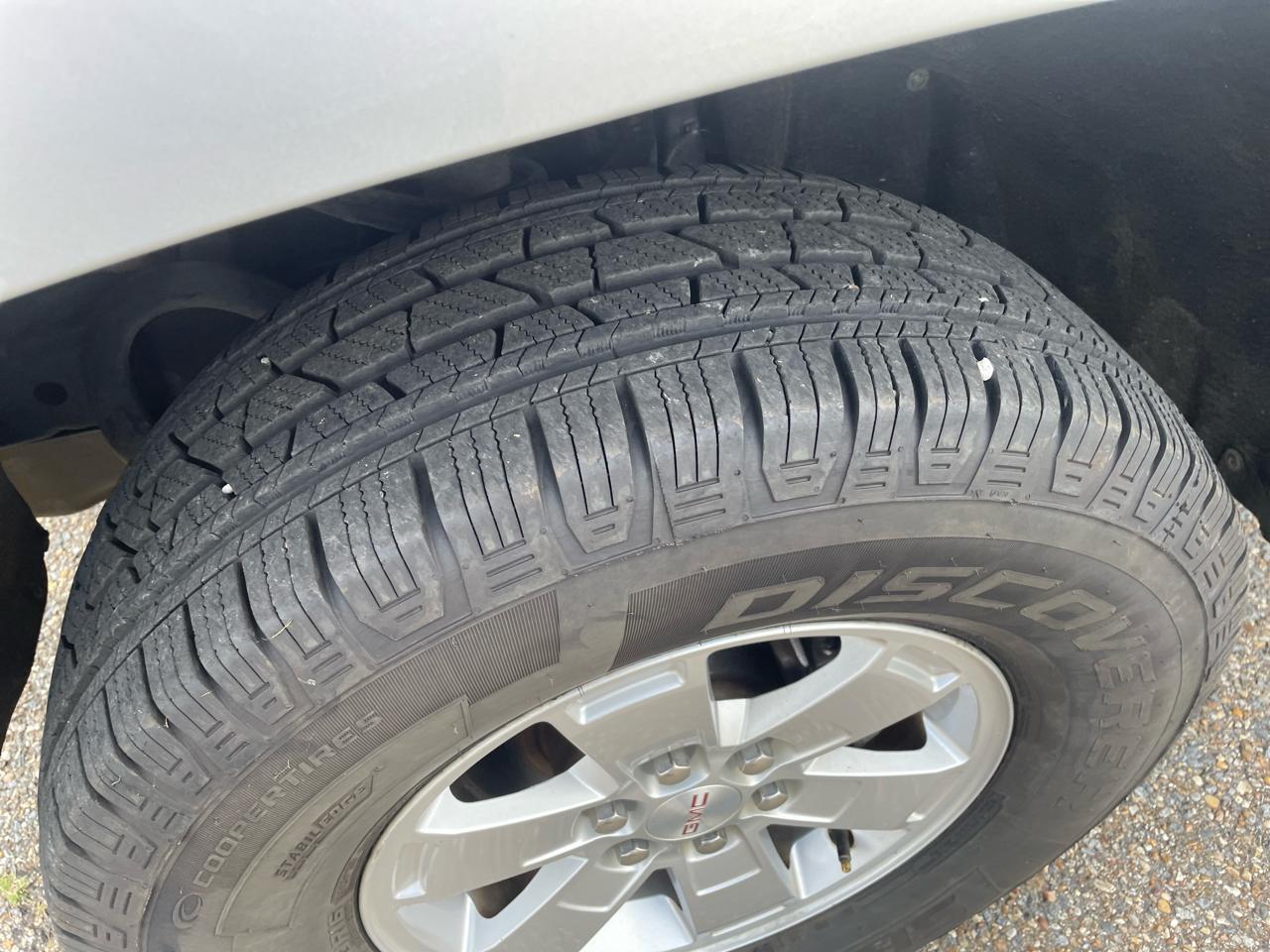 GMC Canyon Base Truck Crew Cab 2WD Long Box 2019