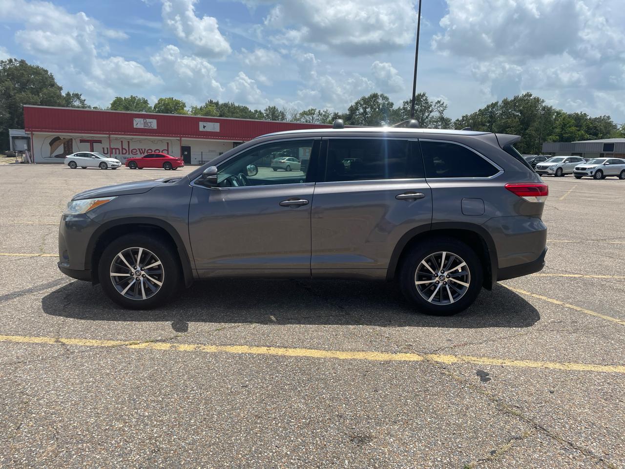 Toyota Highlander XLE AWD V6 2017