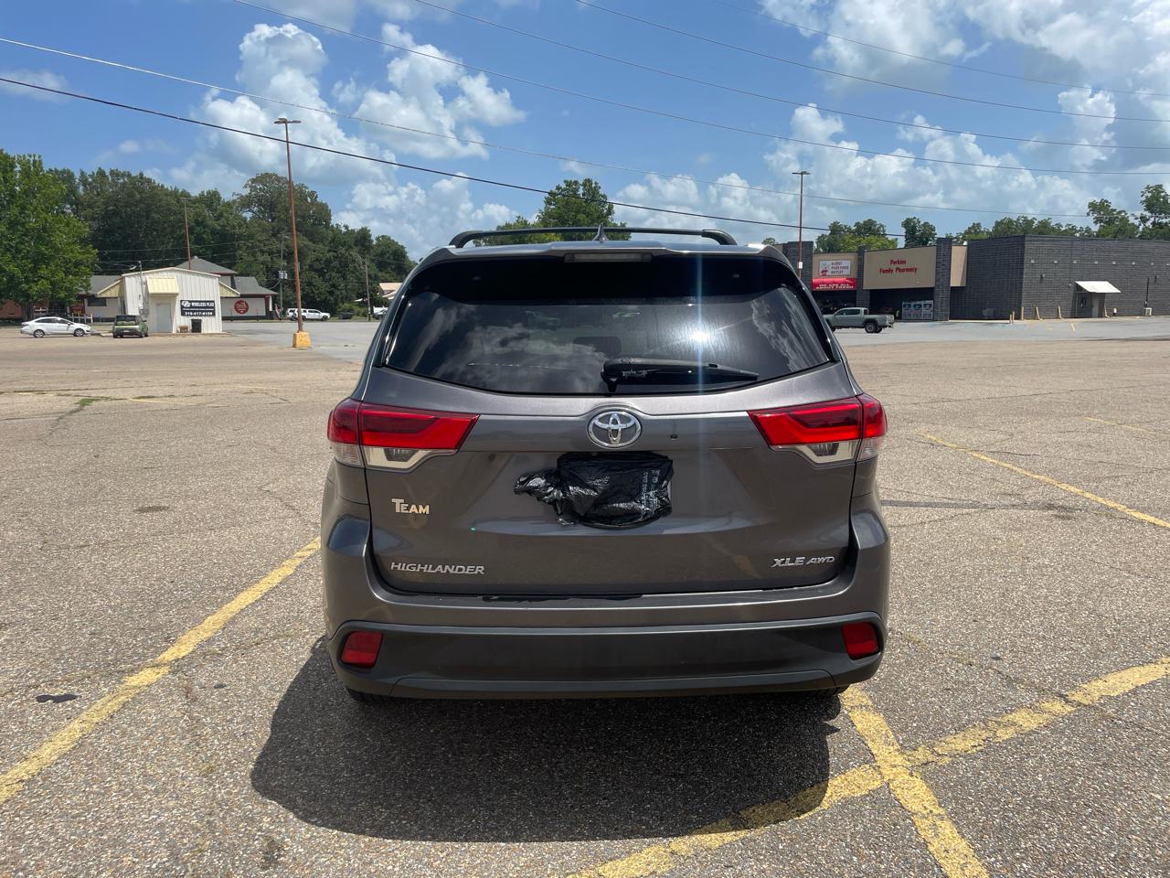 Toyota Highlander XLE AWD V6 2017