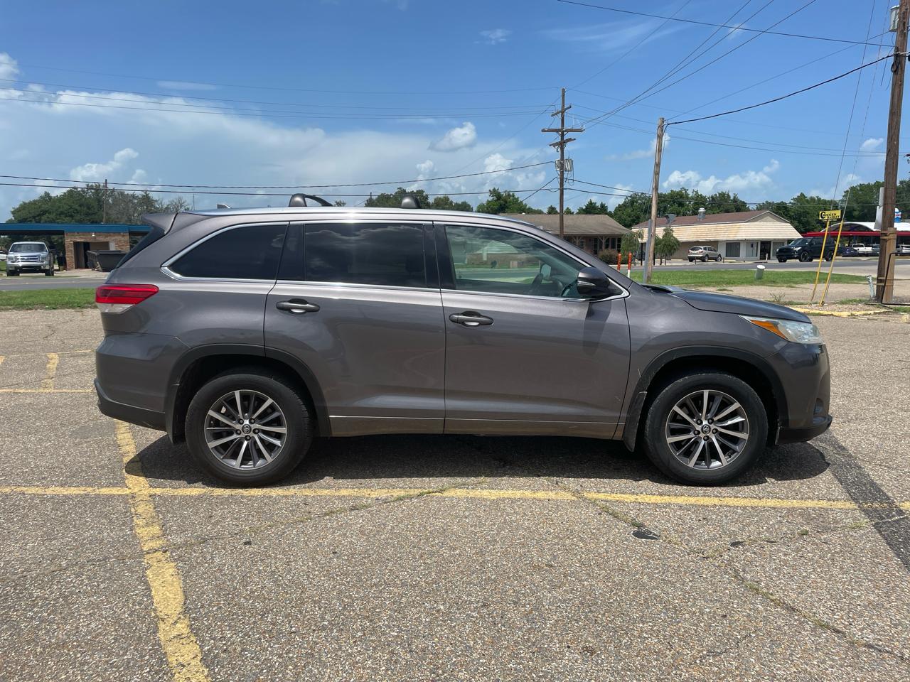 Toyota Highlander XLE AWD V6 2017
