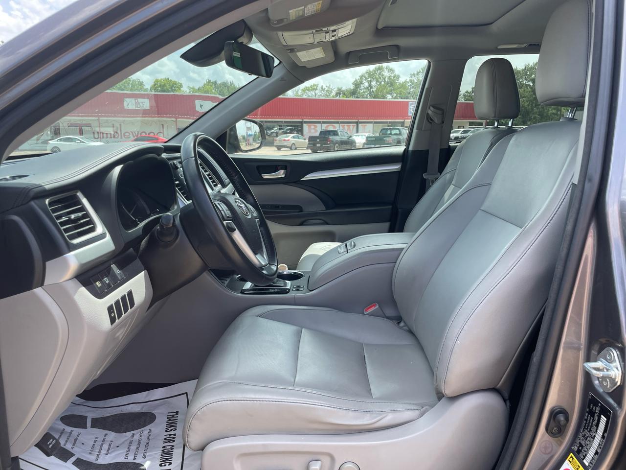 Toyota Highlander XLE AWD V6 2017