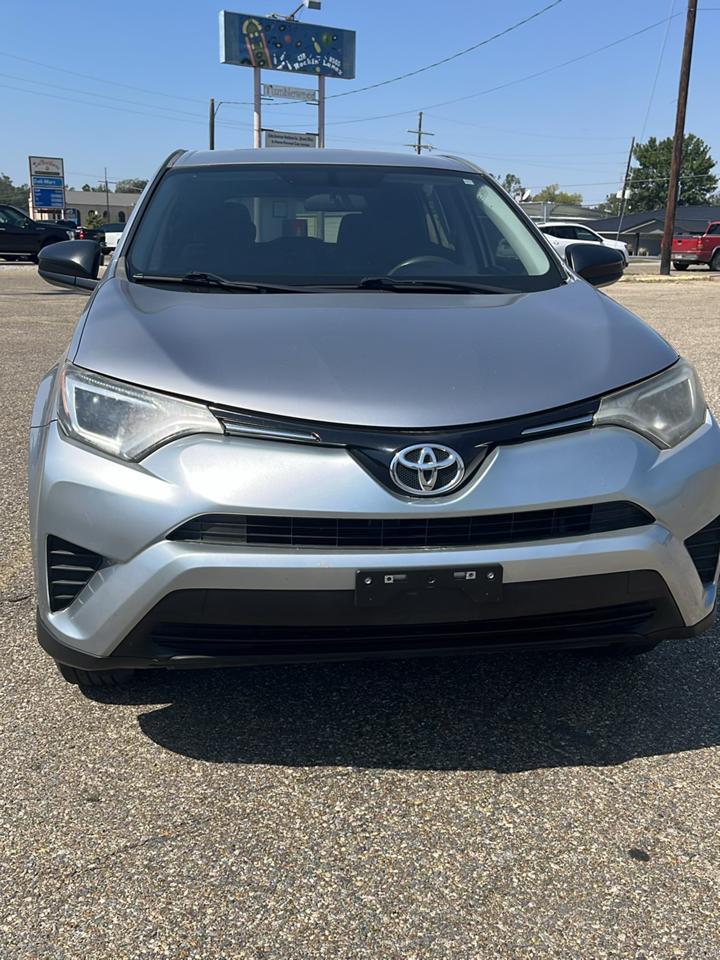 Toyota RAV4 LE FWD 2016