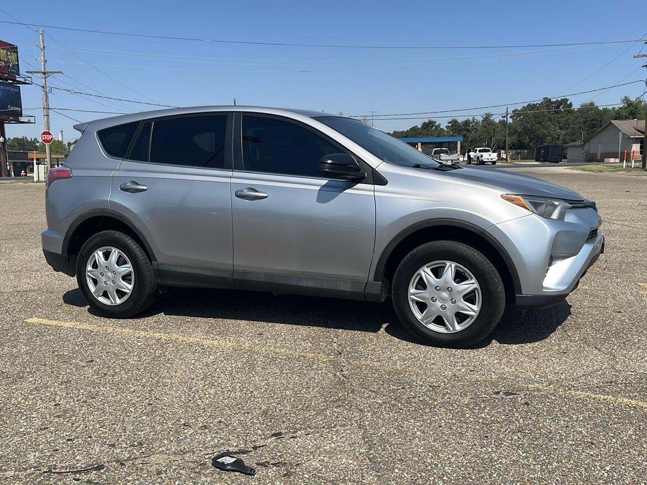 Toyota RAV4 LE FWD 2016