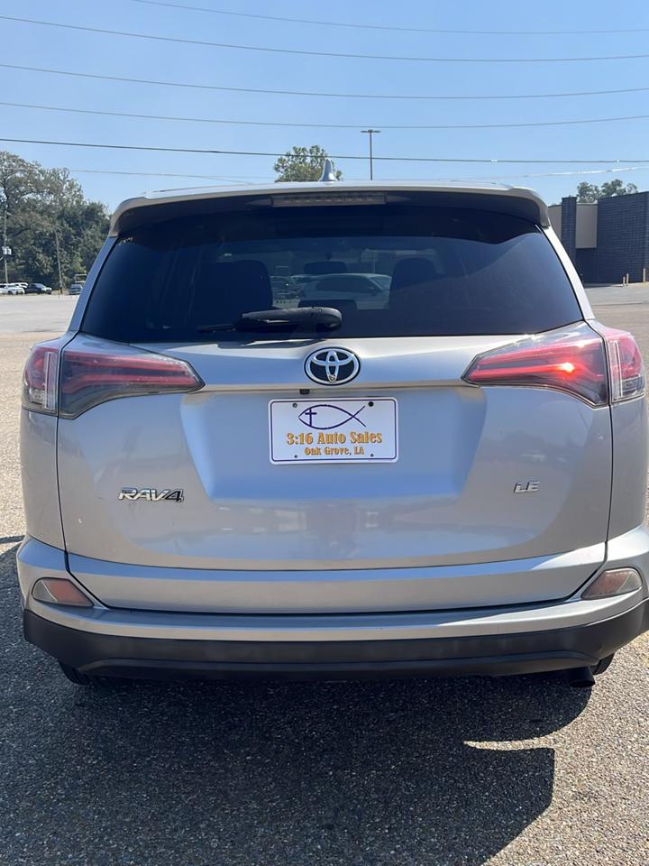 Toyota RAV4 LE FWD 2016