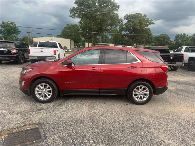 2020 Chevrolet Equinox LT photo 2