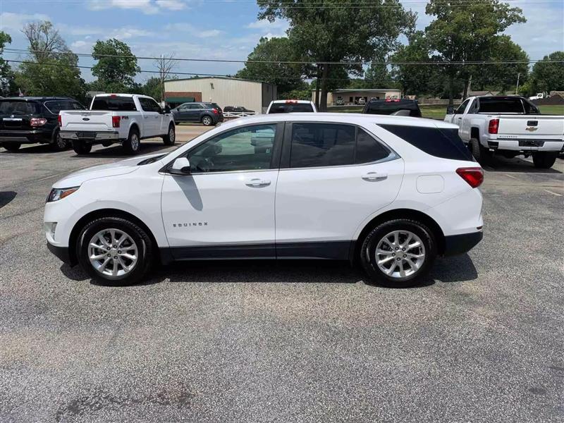 2021 Chevrolet Equinox LT photo 2