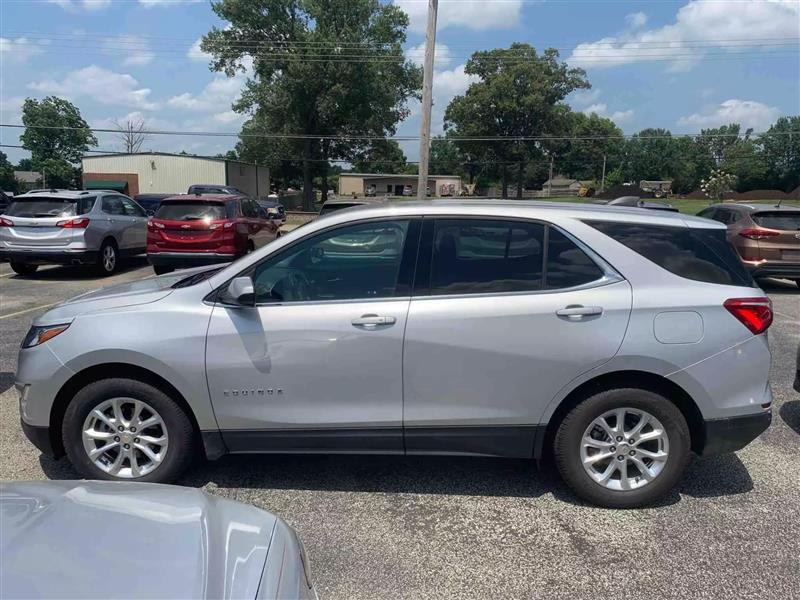 2020 Chevrolet Equinox LT photo 2