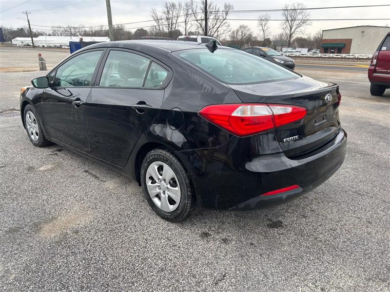 2015 Kia Forte LX photo 3