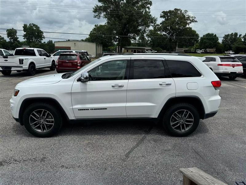 2018 Jeep Grand Cherokee Limited Sterling Edition Sport photo 2