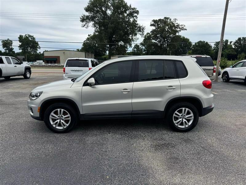 2013 Volkswagen Tiguan Sport photo 2