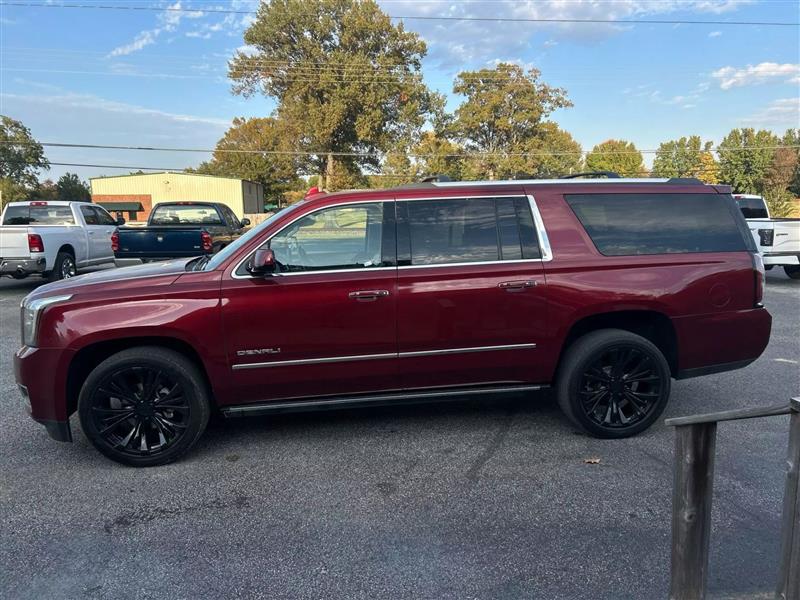 2017 Gmc Yukon XL Denali photo 2