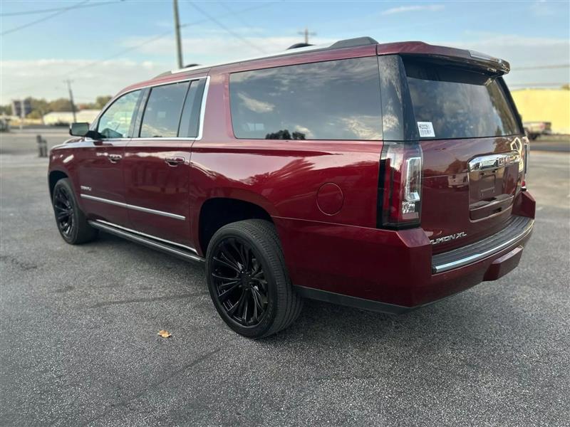 2017 Gmc Yukon XL Denali photo 3
