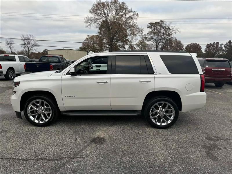 2017 Chevrolet Tahoe LT photo 2