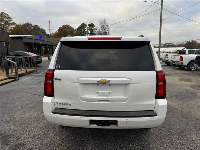 2017 Chevrolet Tahoe LT photo 4