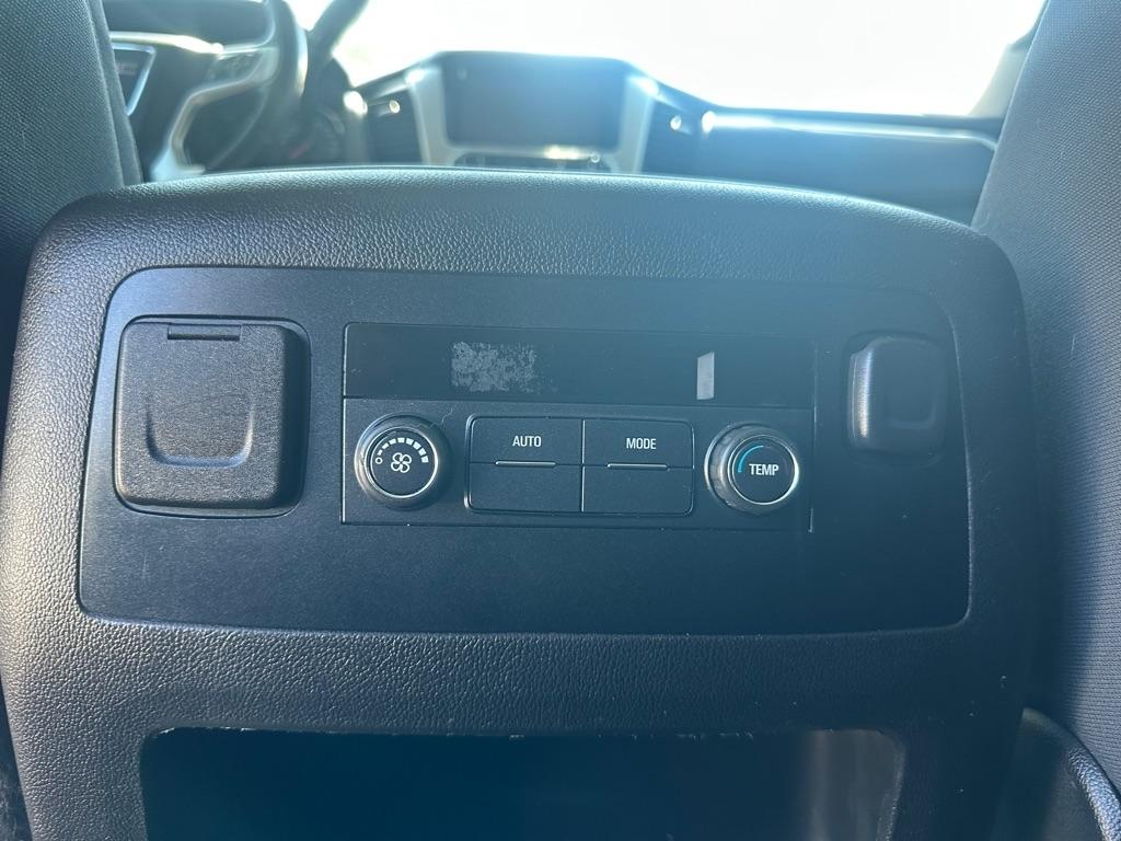 GMC Yukon XL 4WD 4dr SLE 2015