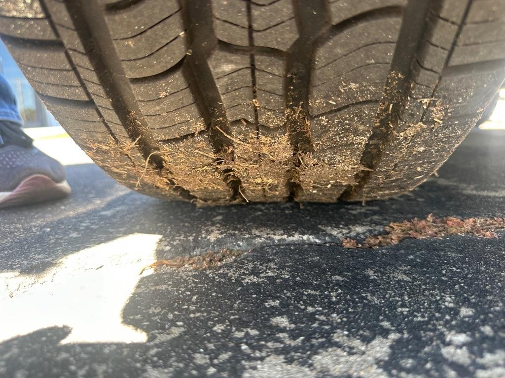 GMC Yukon XL 4WD 4dr SLE 2015