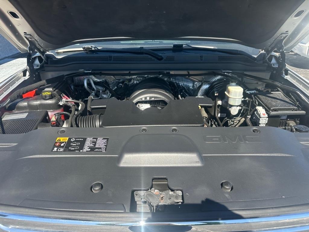 GMC Yukon XL 4WD 4dr SLE 2015