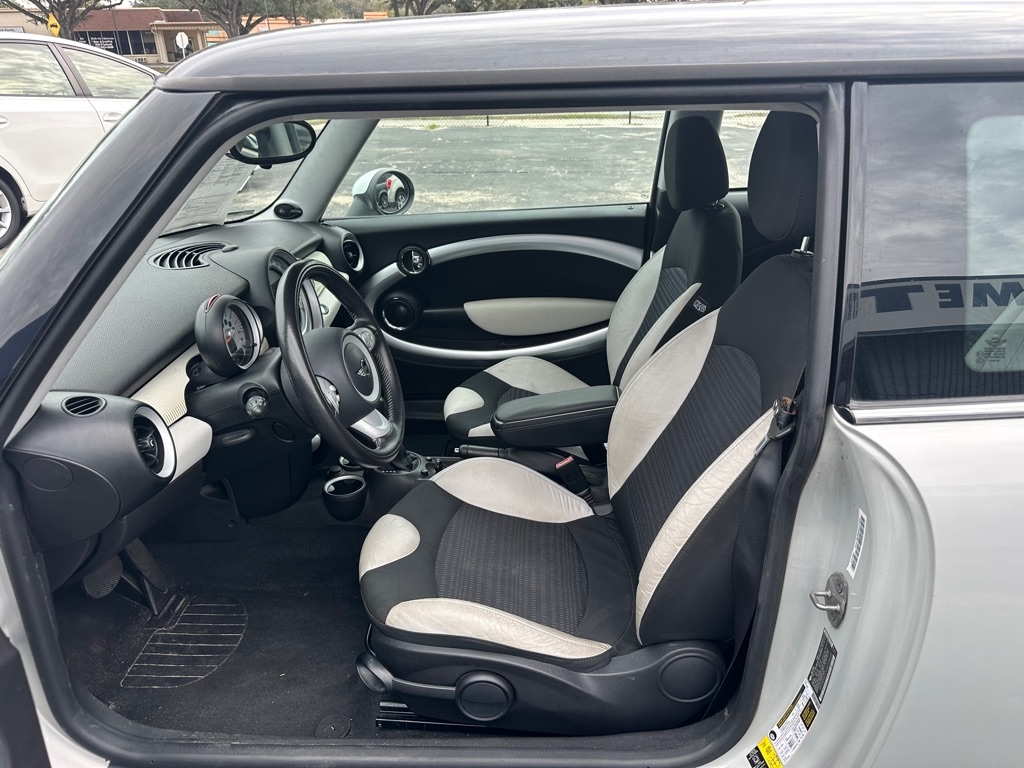 MINI Cooper Hardtop 2dr Cpe 2010