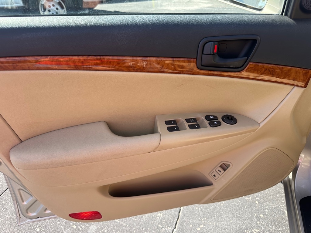 Hyundai Sonata 4dr Sdn I4 Auto GLS 2009 Hyundai Sonata 4dr Sdn I4 Auto GLS 2009