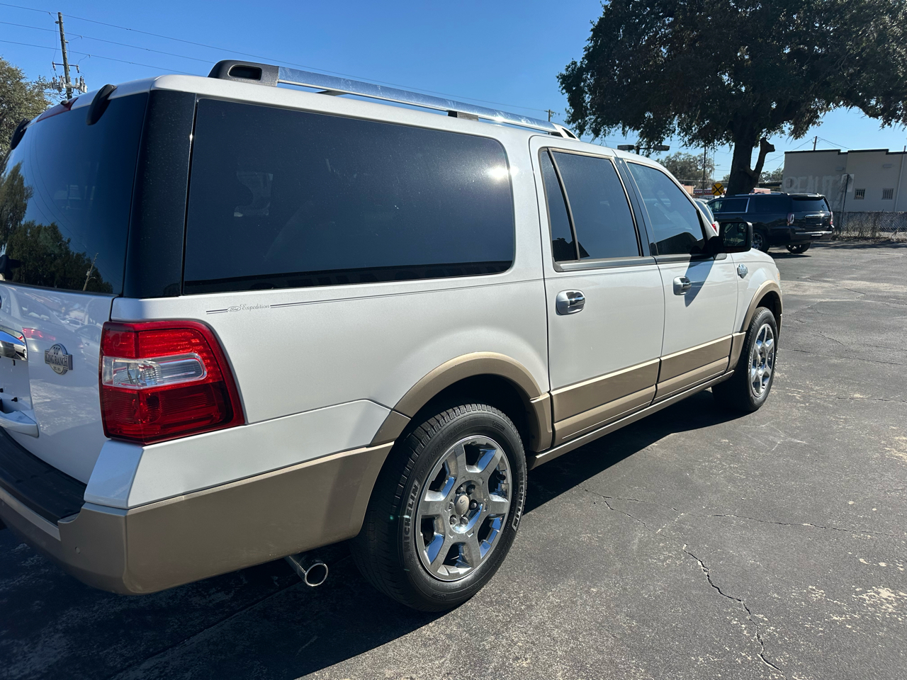 Ford Expedition EL 2WD 4dr King Ranch 2013