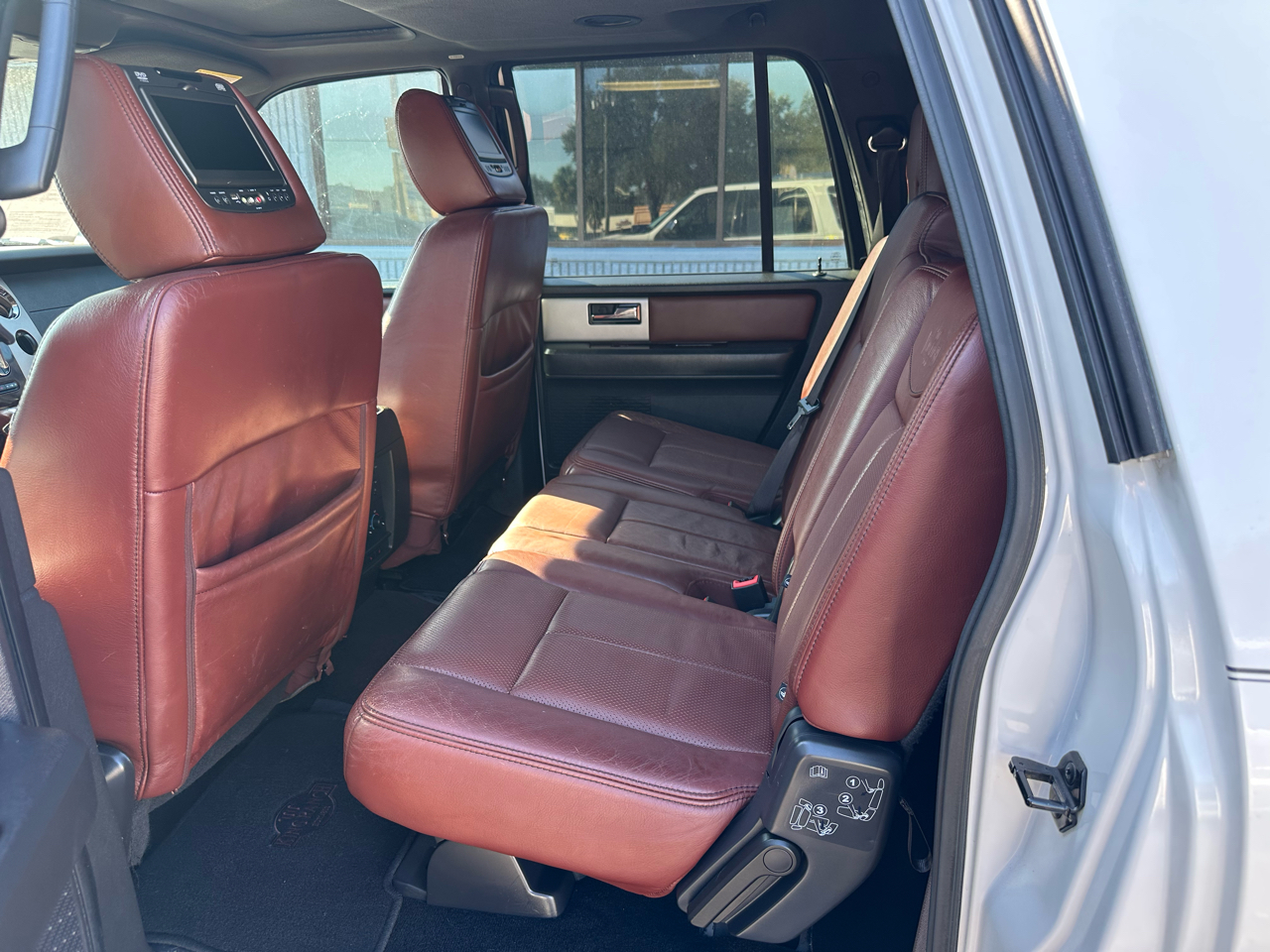 Ford Expedition EL 2WD 4dr King Ranch 2013