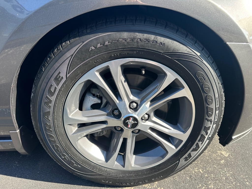 Ford Mustang 2dr Conv V6 2014