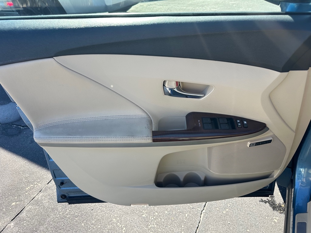 Toyota Venza 4dr Wgn V6 AWD (Natl) 2009