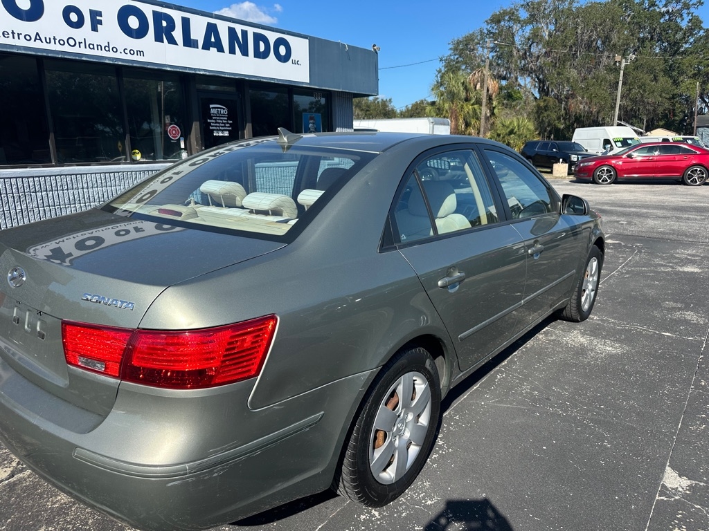 Hyundai Sonata 4dr Sdn I4 Auto GLS 2010