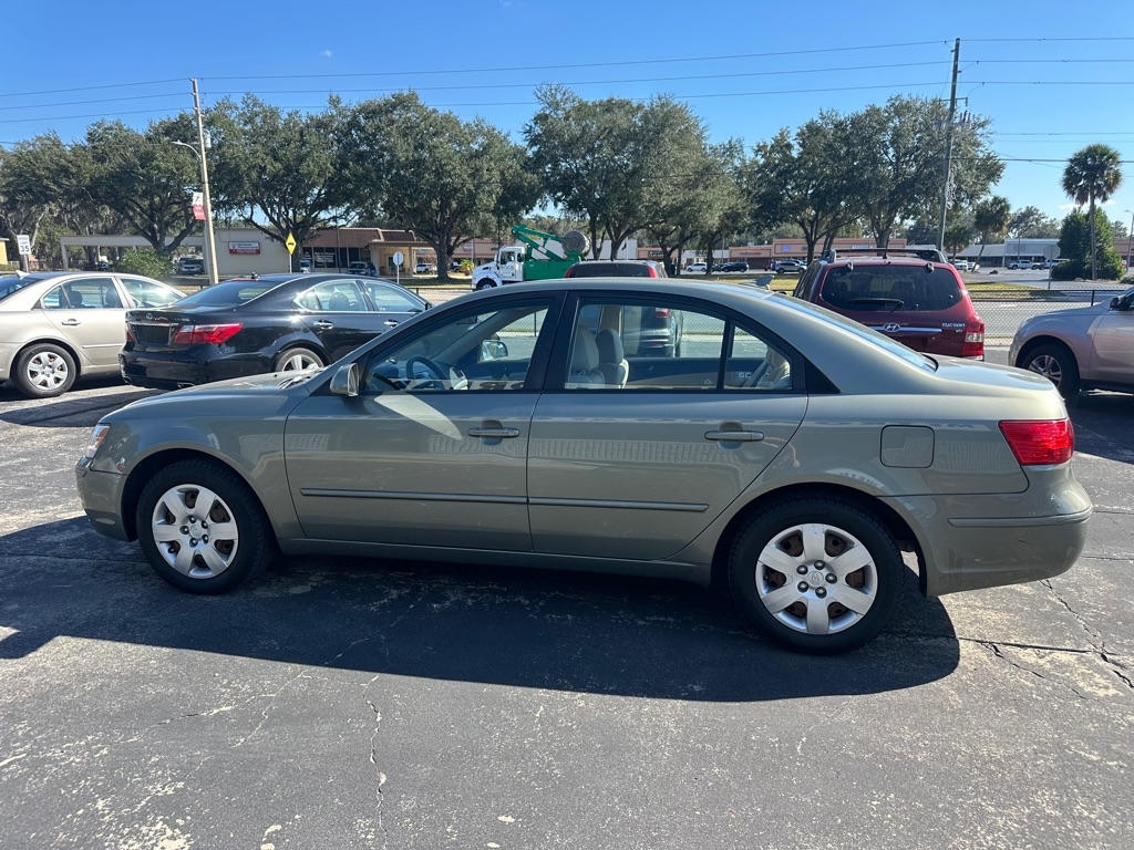 Hyundai Sonata 4dr Sdn I4 Auto GLS 2010